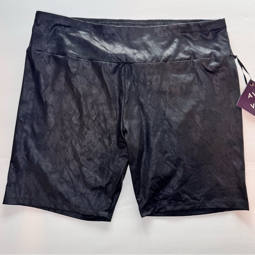 AVA & VIV Women’s Plus Black Iridescent Shorts Size 2X